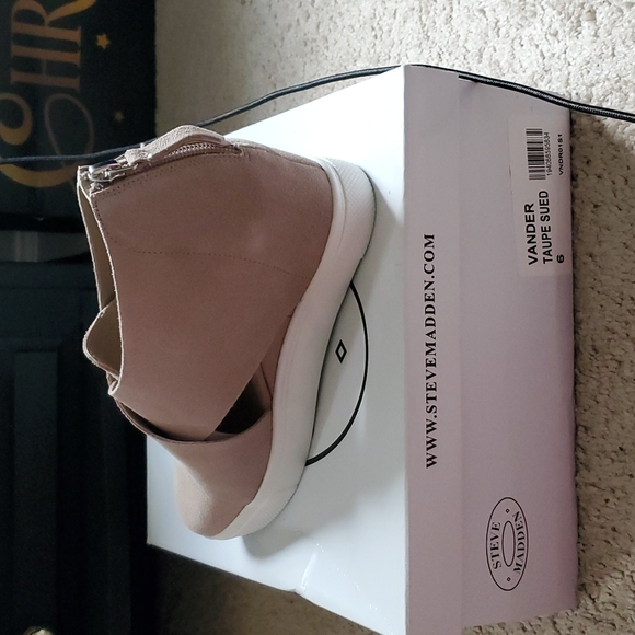 Shoes - Picture 2 of 2